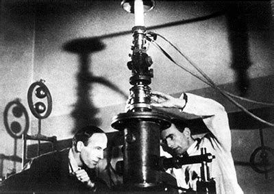 ernst ruska y max knoll microscopio|Cómo era el microscopio de Ernst Ruska y Max Knoll.